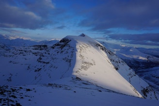The Long Ridge to Blabaerfjellet.jpeg